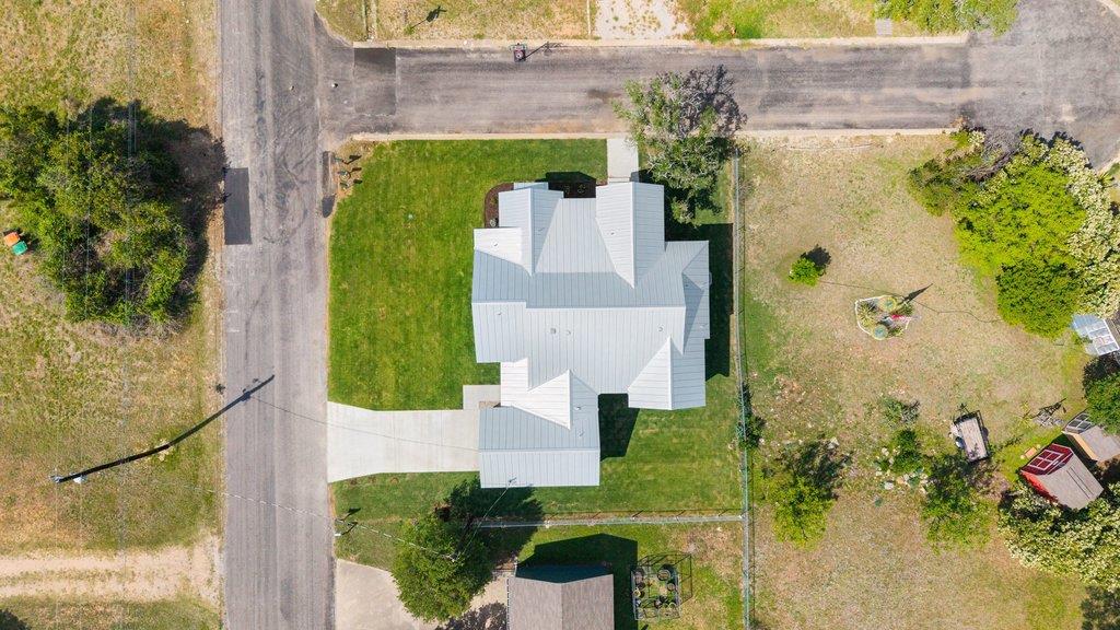501 Ranchview Dr, Johnson City, TX 78636