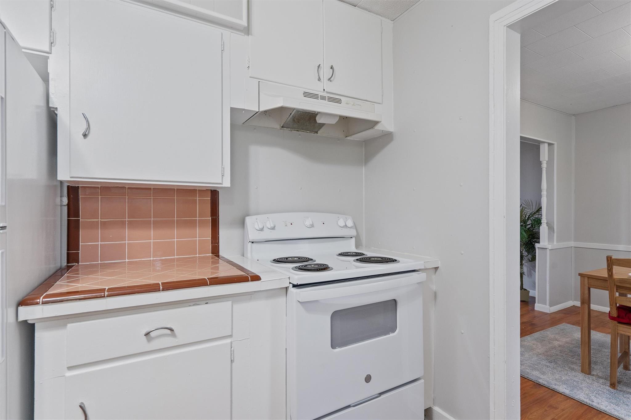 1908 W 2nd St, Taylor, TX 76574