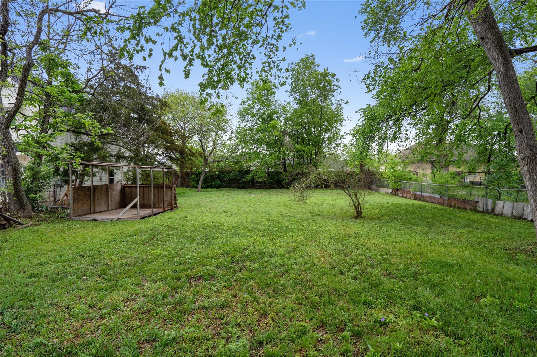 1908 W 2nd St, Taylor, TX 76574