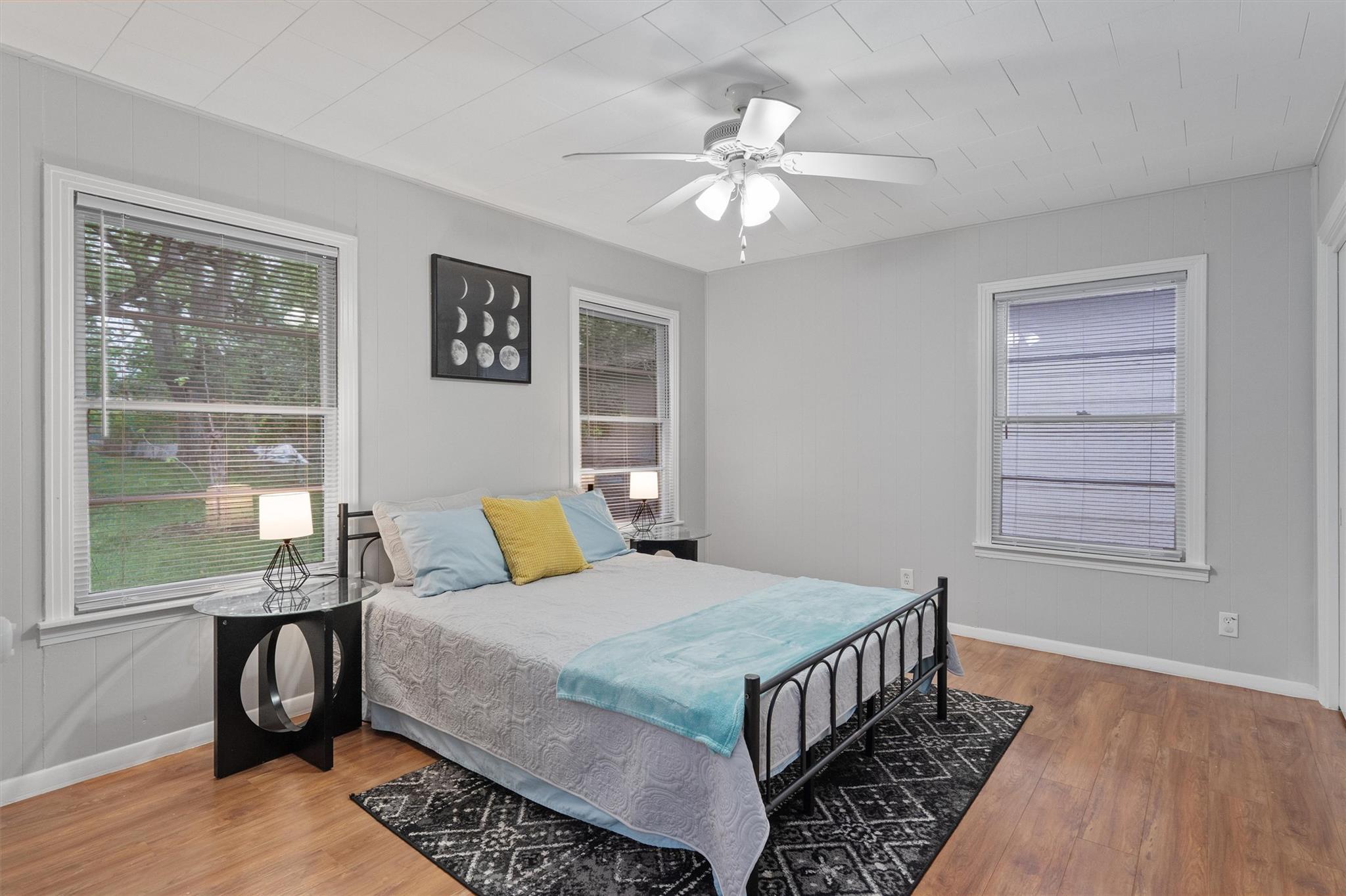 1908 W 2nd St, Taylor, TX 76574