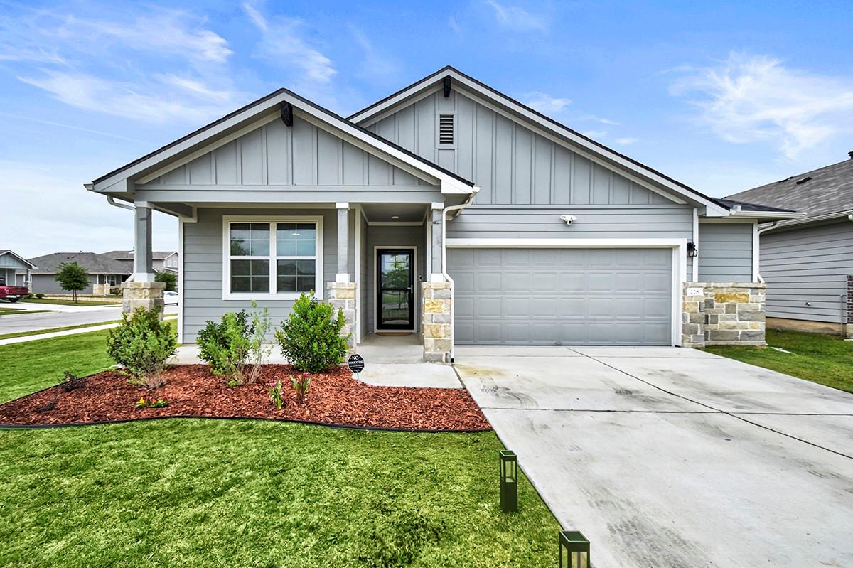 228 Greens Bayou Trl, Hutto, TX 78634