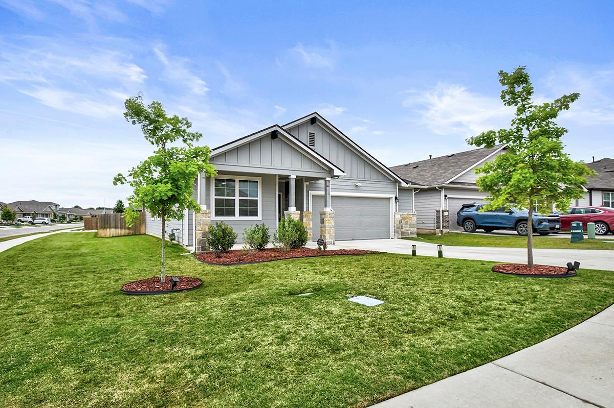 228 Greens Bayou Trl, Hutto, TX 78634