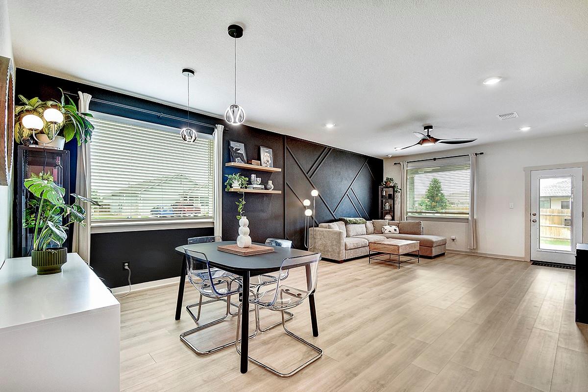 228 Greens Bayou Trl, Hutto, TX 78634