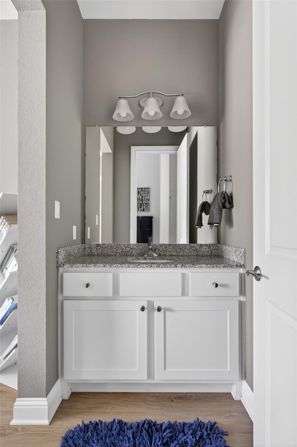 534 Prairie Clover Dr, Dripping Springs, TX 78620