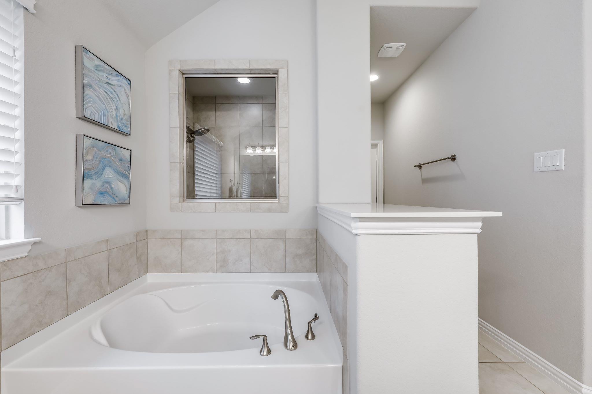7820 Turnback Ledge Trl, Lago Vista, TX 78645