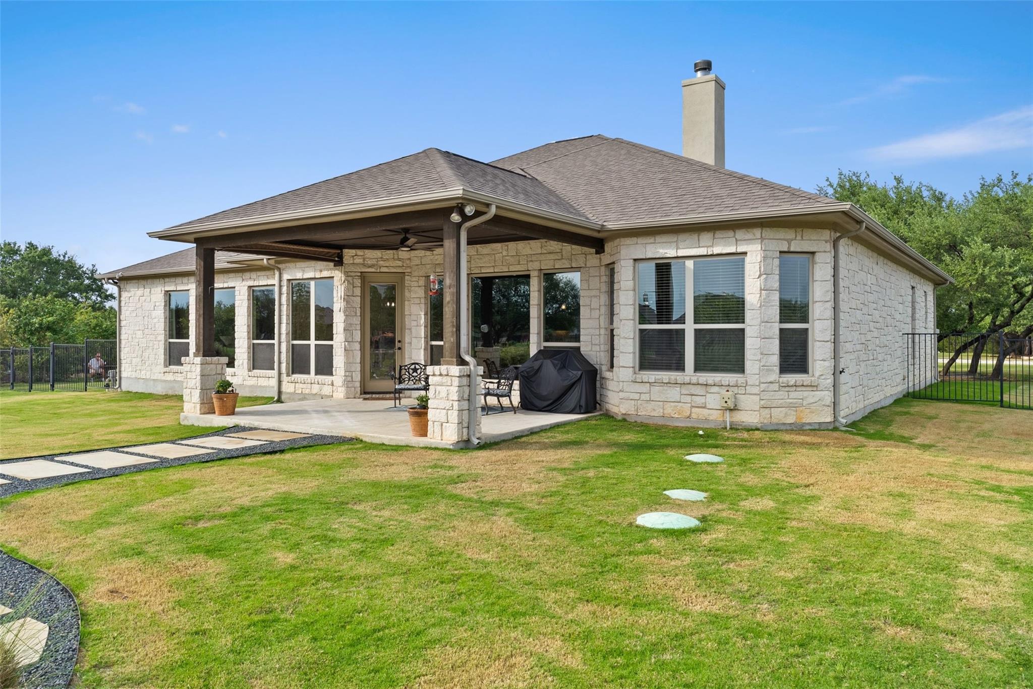 108 Buffalo Speedway, Liberty Hill, TX 78642
