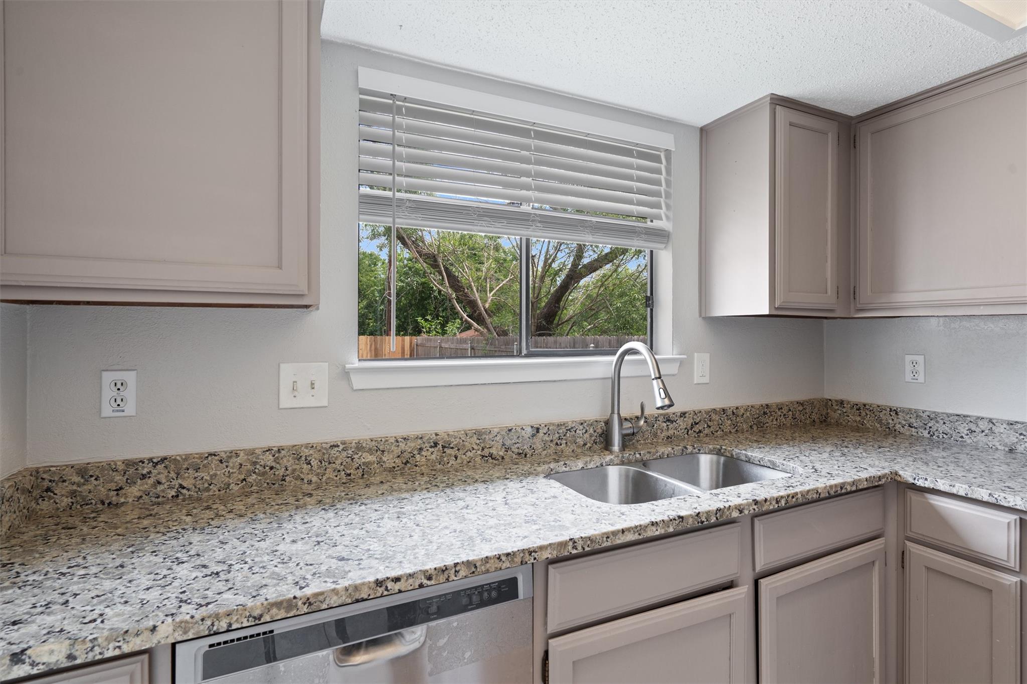 13357 Water Oak Ln # A, Austin, TX 78729