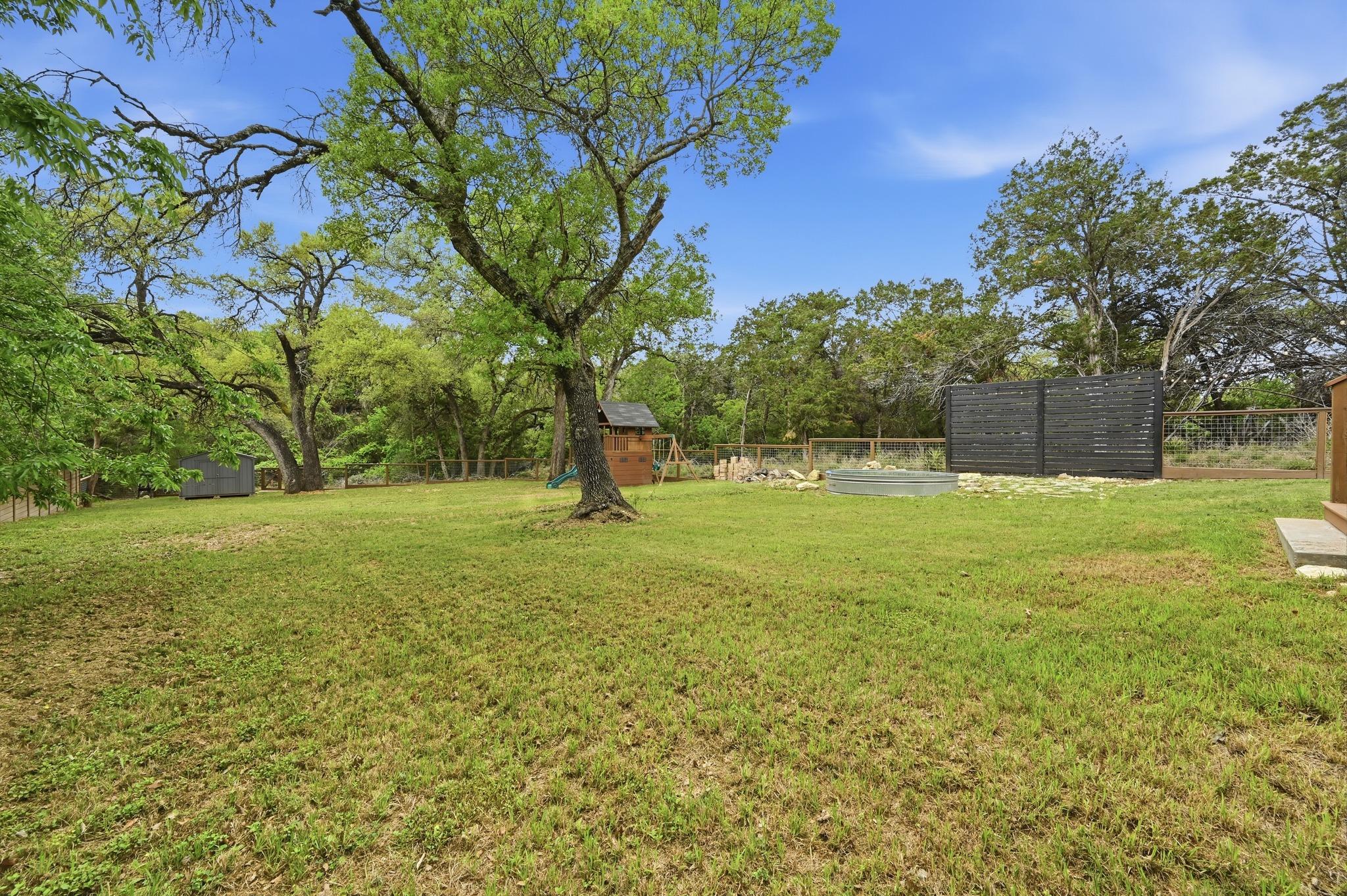 820 Panorama Dr, Dripping Springs, TX 78620