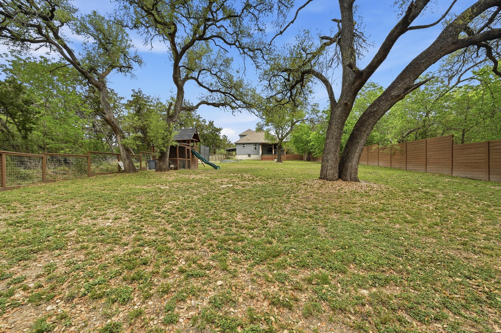820 Panorama Dr, Dripping Springs, TX 78620