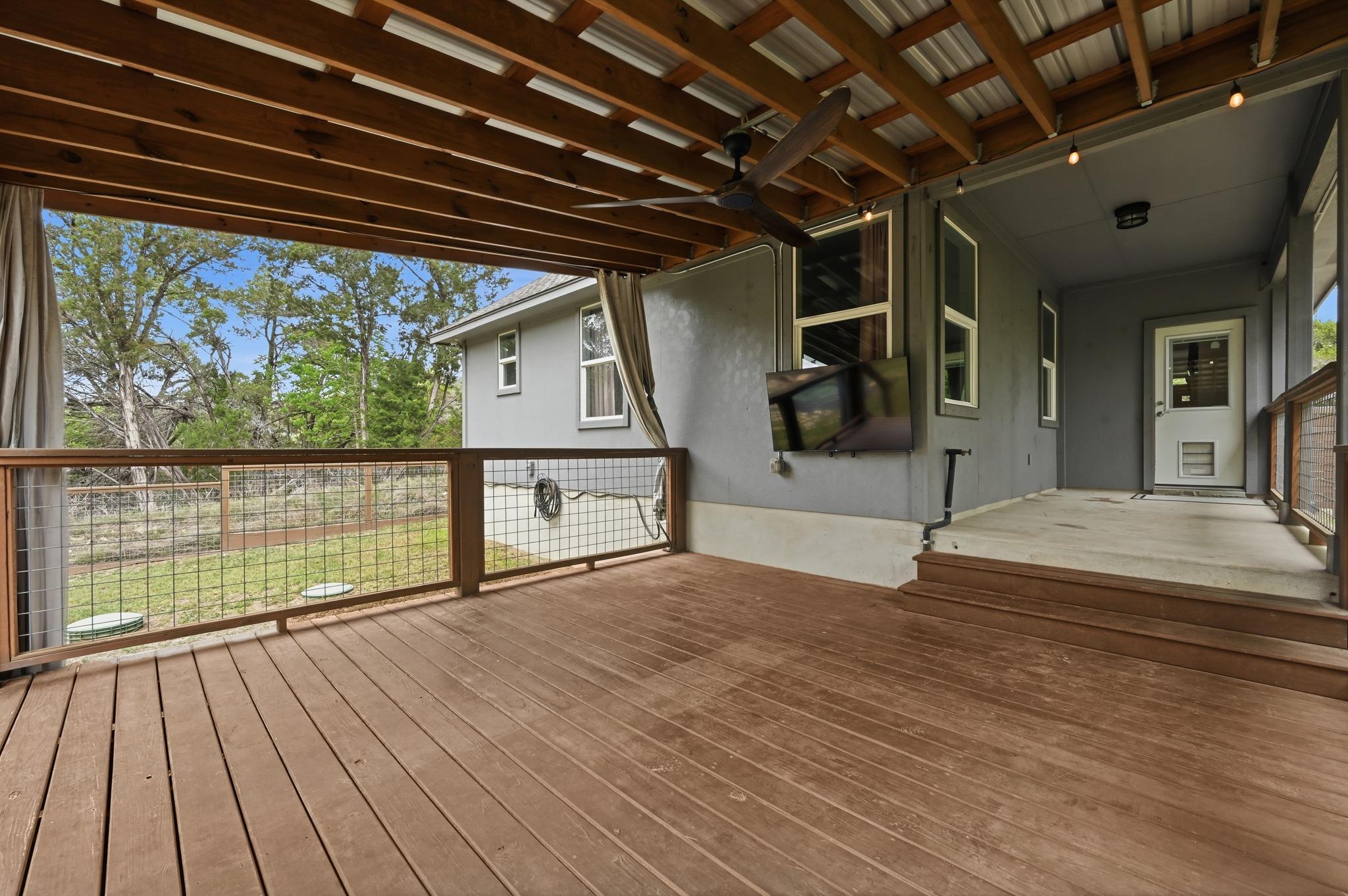 820 Panorama Dr, Dripping Springs, TX 78620