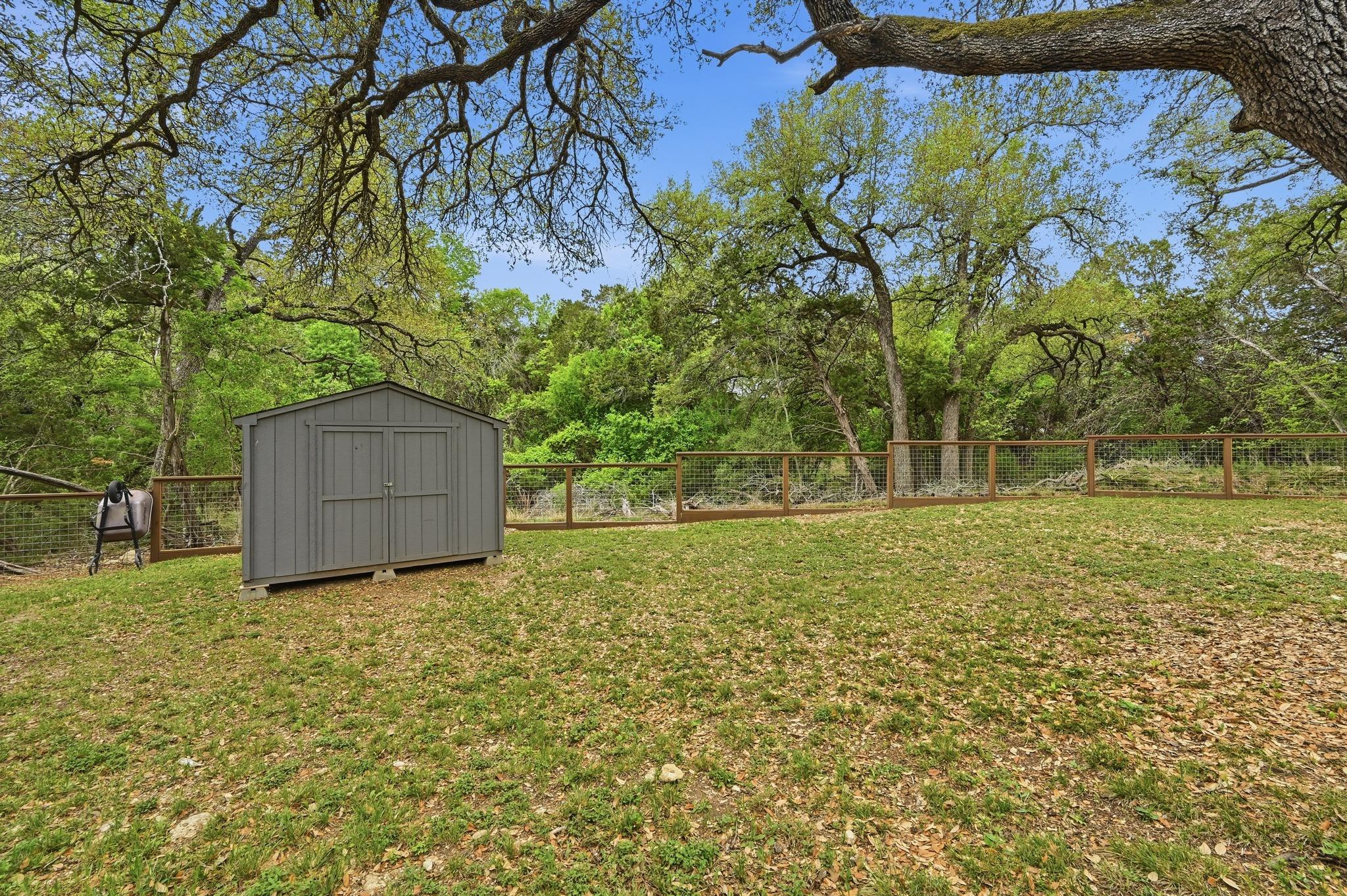 820 Panorama Dr, Dripping Springs, TX 78620