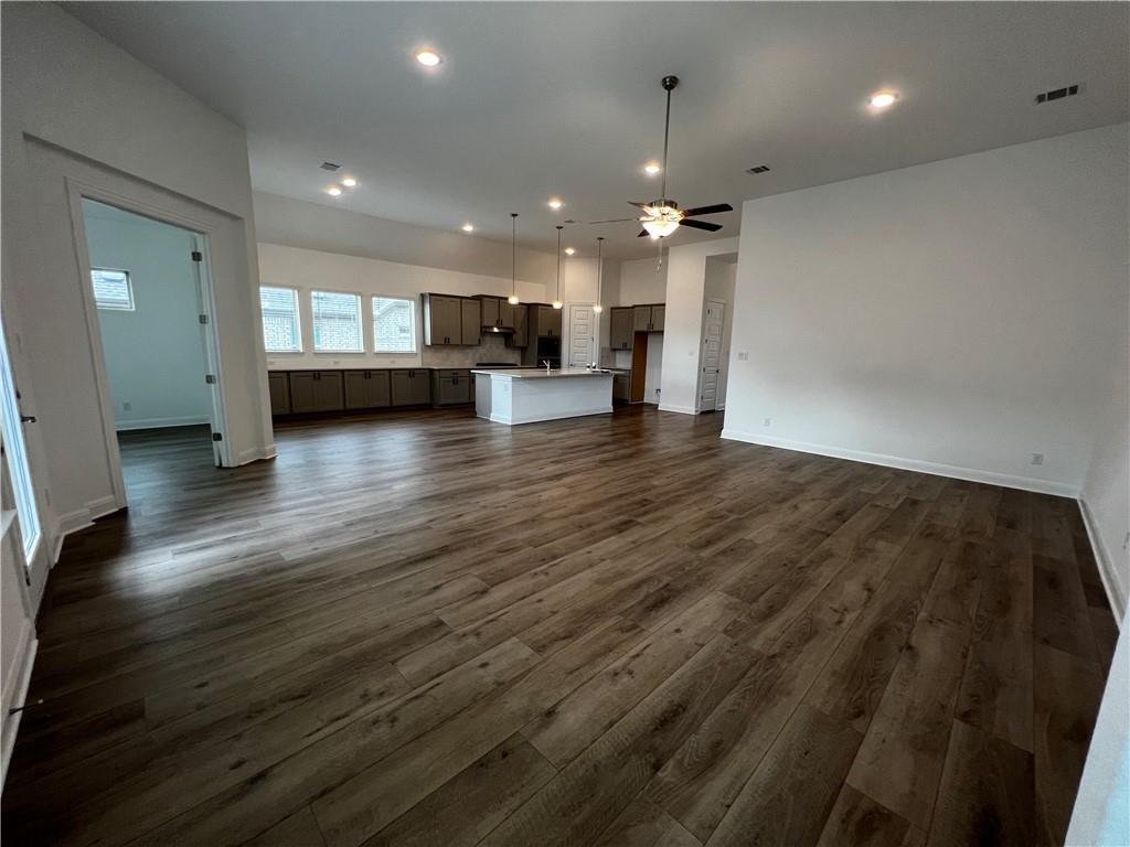 824 Sunny Ridge Dr, Leander, TX 78641