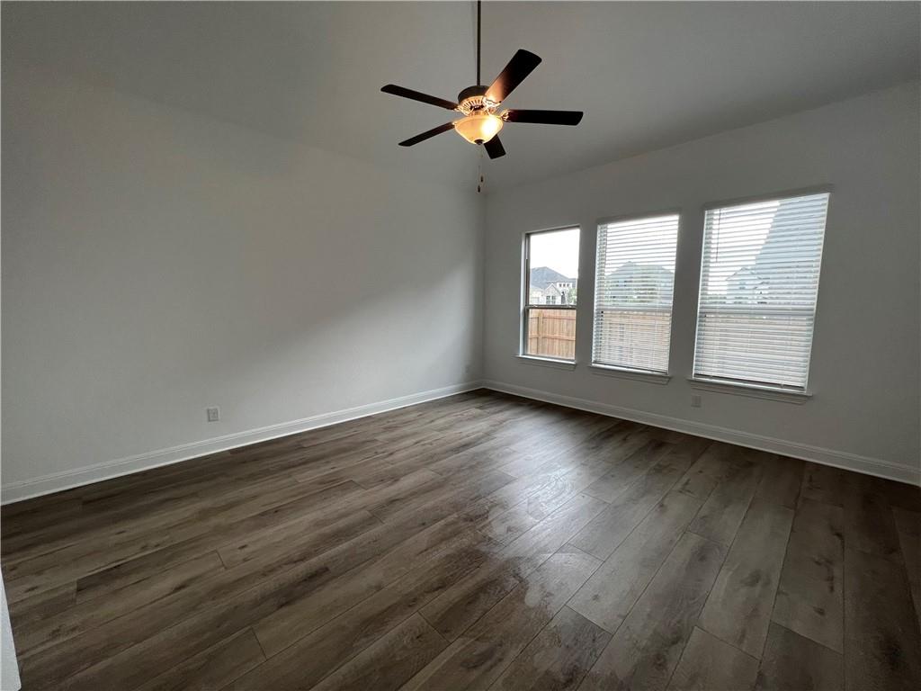 824 Sunny Ridge Dr, Leander, TX 78641