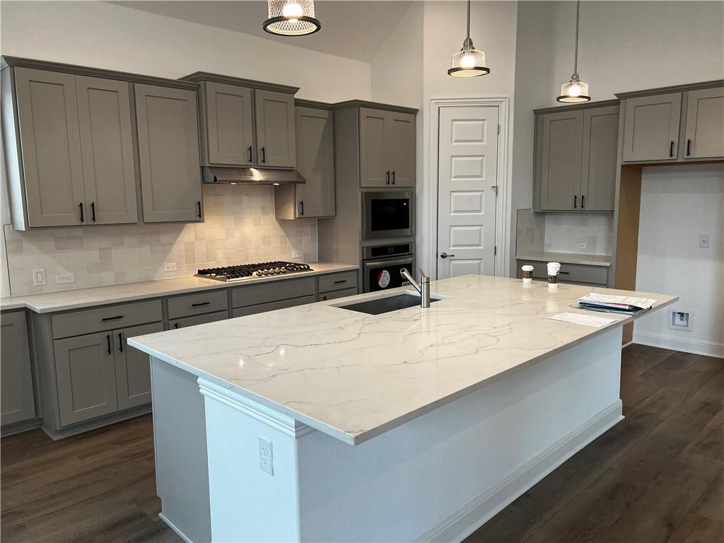 824 Sunny Ridge Dr, Leander, TX 78641