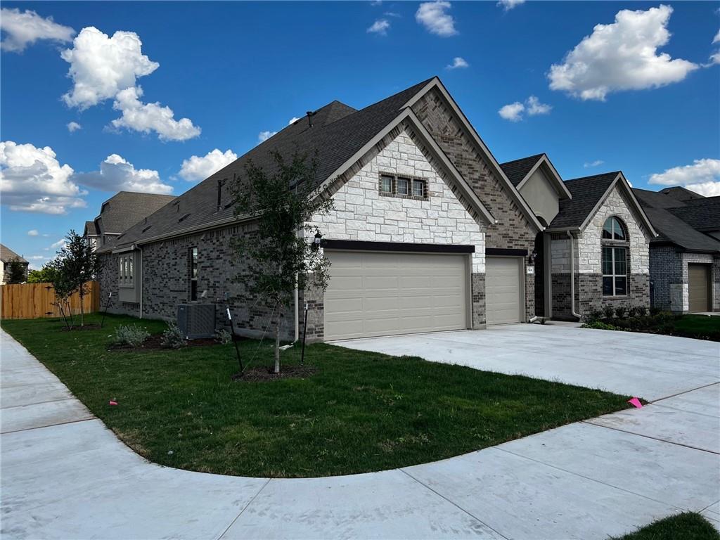 824 Sunny Ridge Dr, Leander, TX 78641