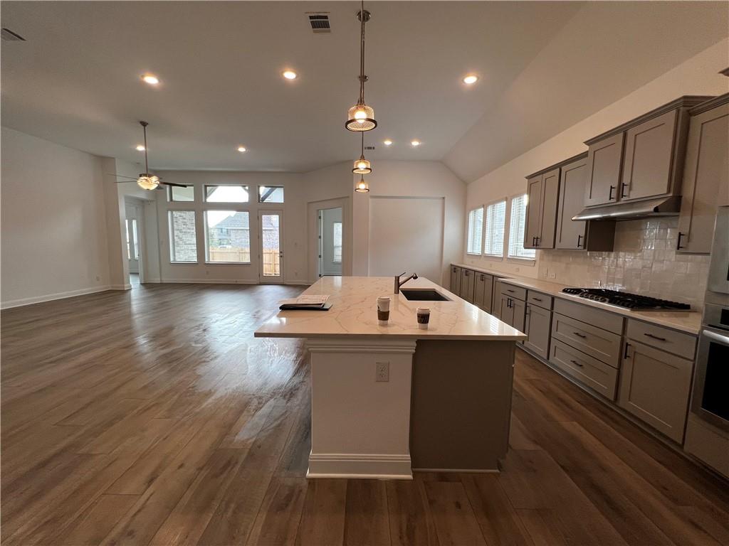 824 Sunny Ridge Dr, Leander, TX 78641