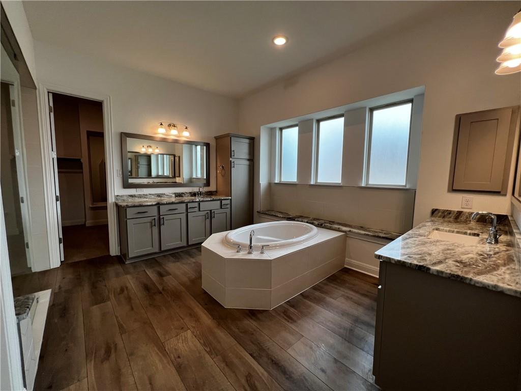 824 Sunny Ridge Dr, Leander, TX 78641