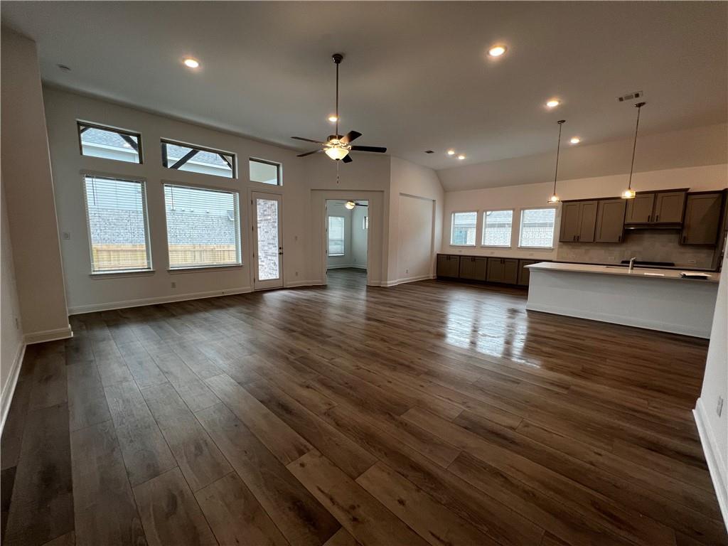 824 Sunny Ridge Dr, Leander, TX 78641