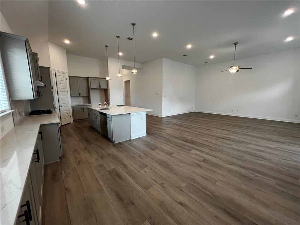 824 Sunny Ridge Dr, Leander, TX 78641