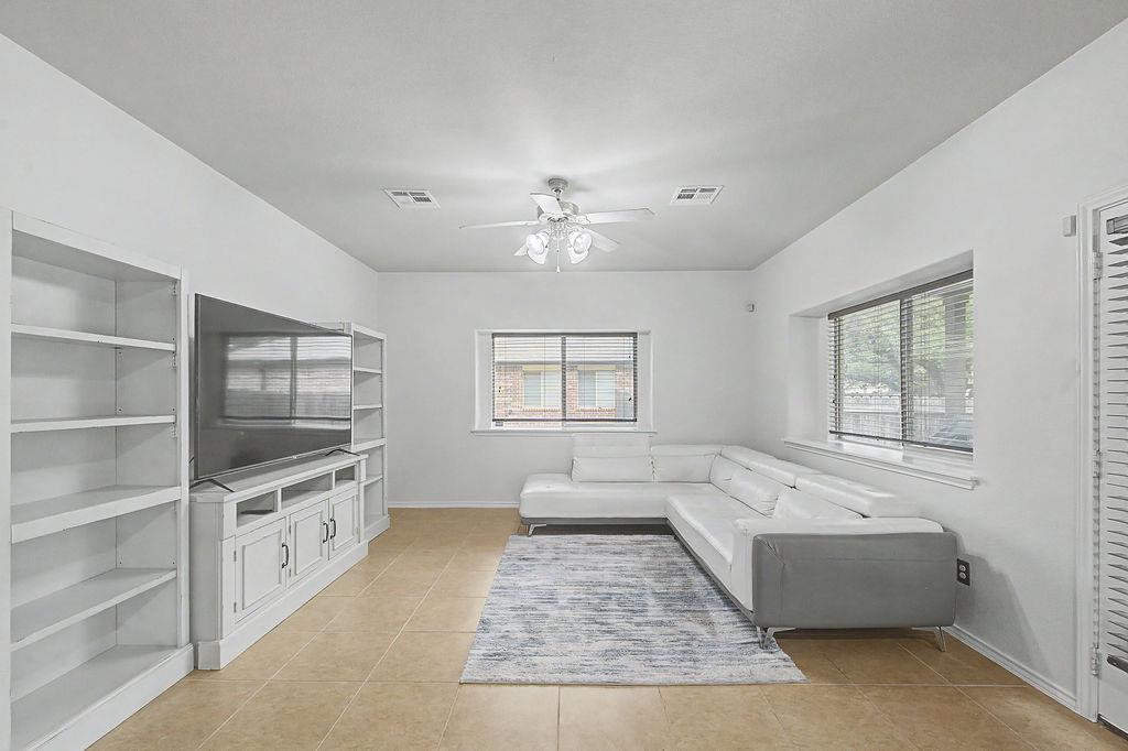 17804 Linkhill Dr, Dripping Springs, TX 78620