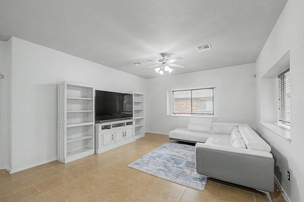 17804 Linkhill Dr, Dripping Springs, TX 78620