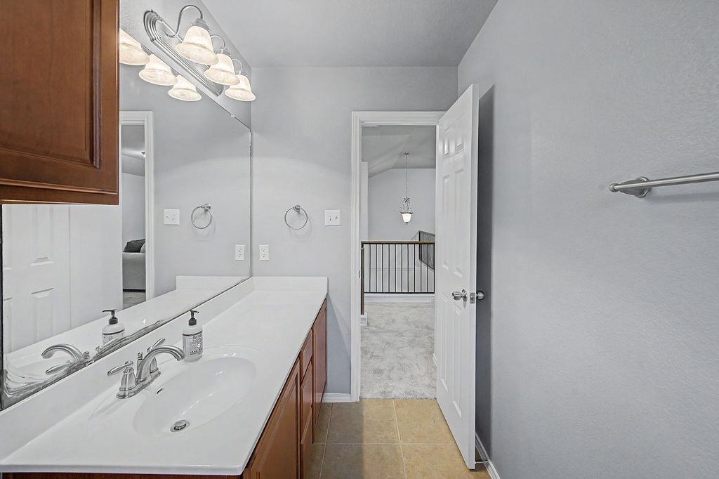 17804 Linkhill Dr, Dripping Springs, TX 78620