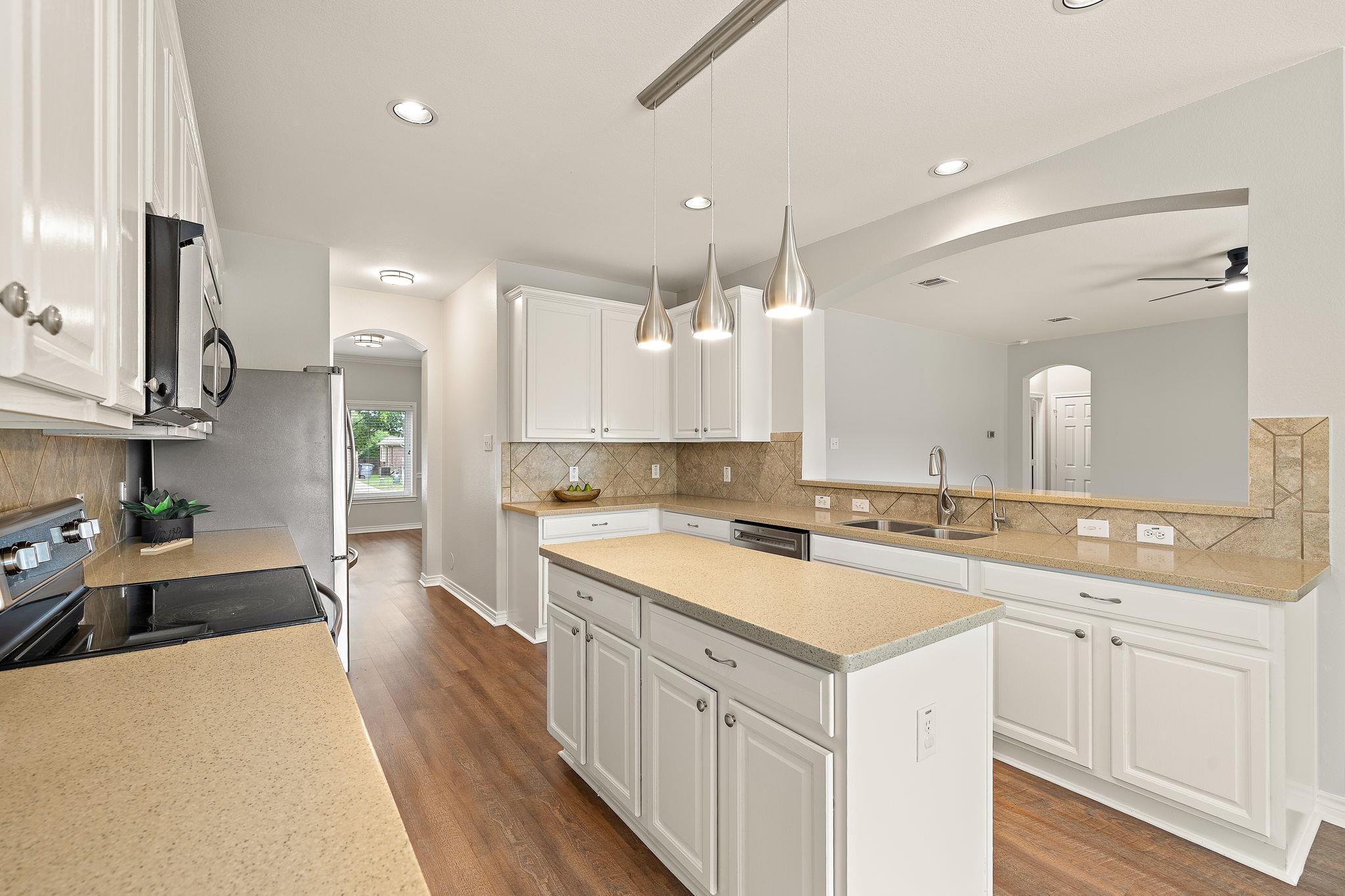 202 Nick Price Loop, Round Rock, TX 78664