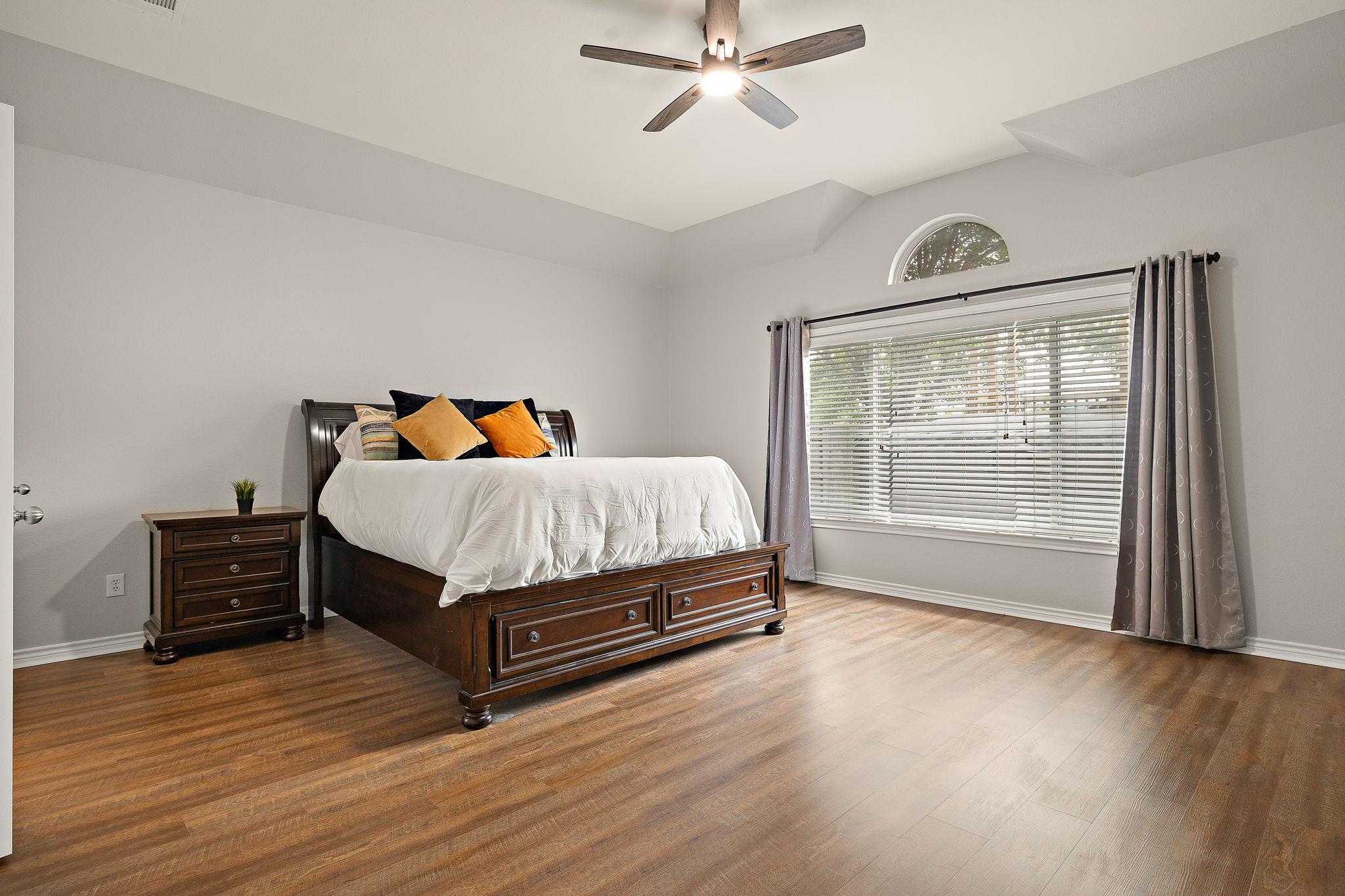 202 Nick Price Loop, Round Rock, TX 78664