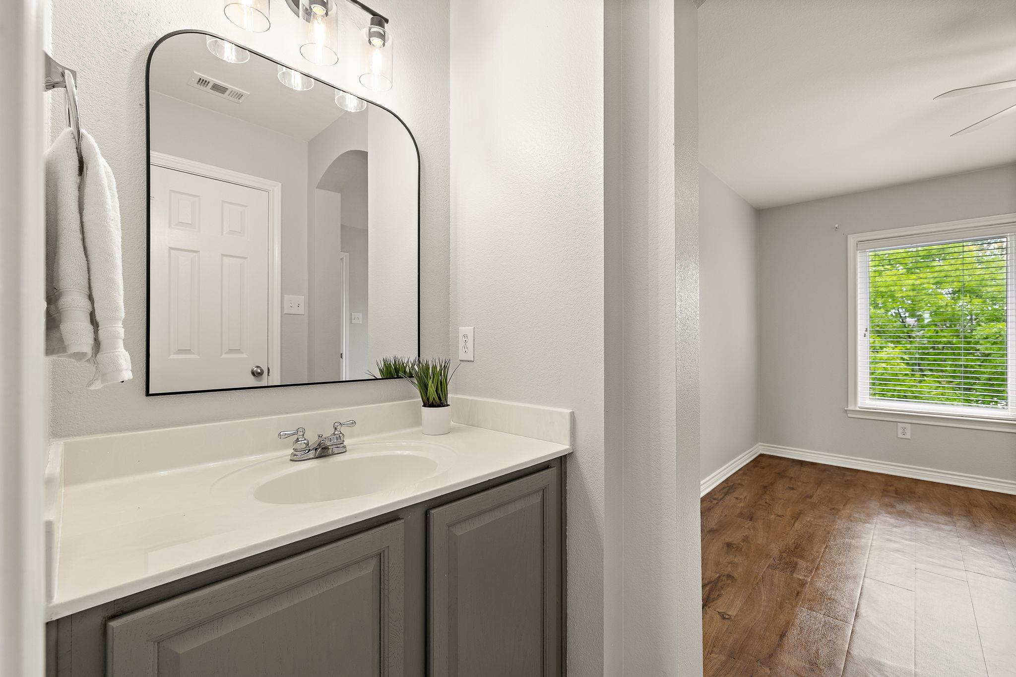 202 Nick Price Loop, Round Rock, TX 78664