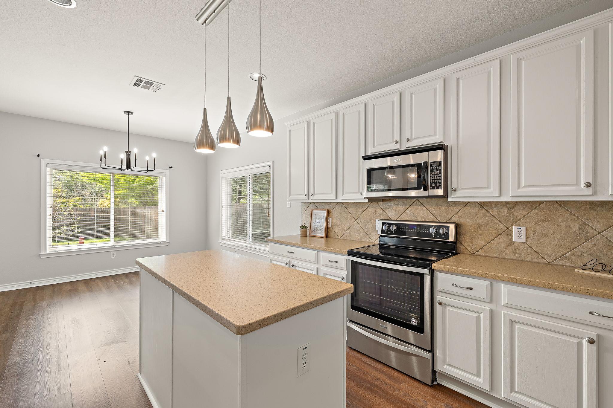 202 Nick Price Loop, Round Rock, TX 78664