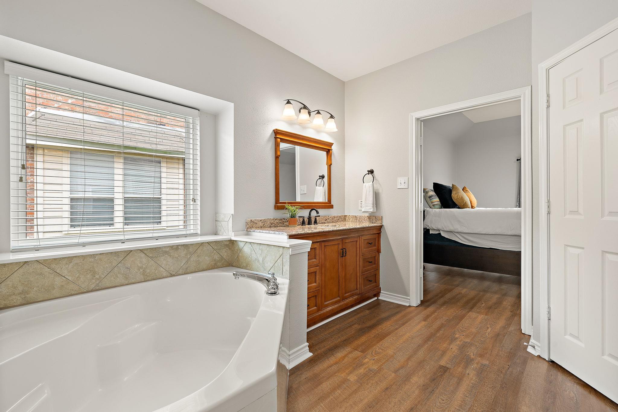 202 Nick Price Loop, Round Rock, TX 78664