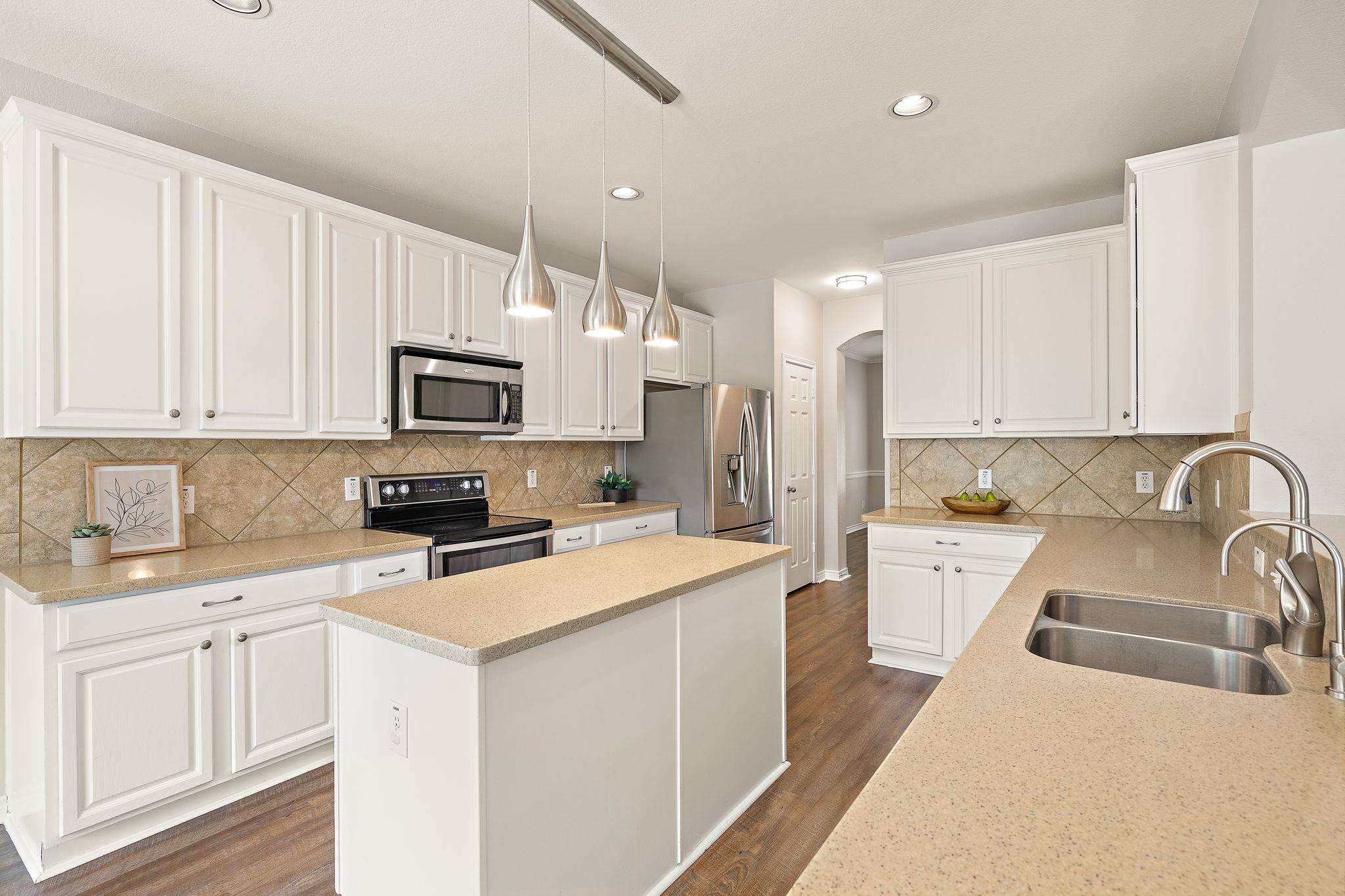 202 Nick Price Loop, Round Rock, TX 78664