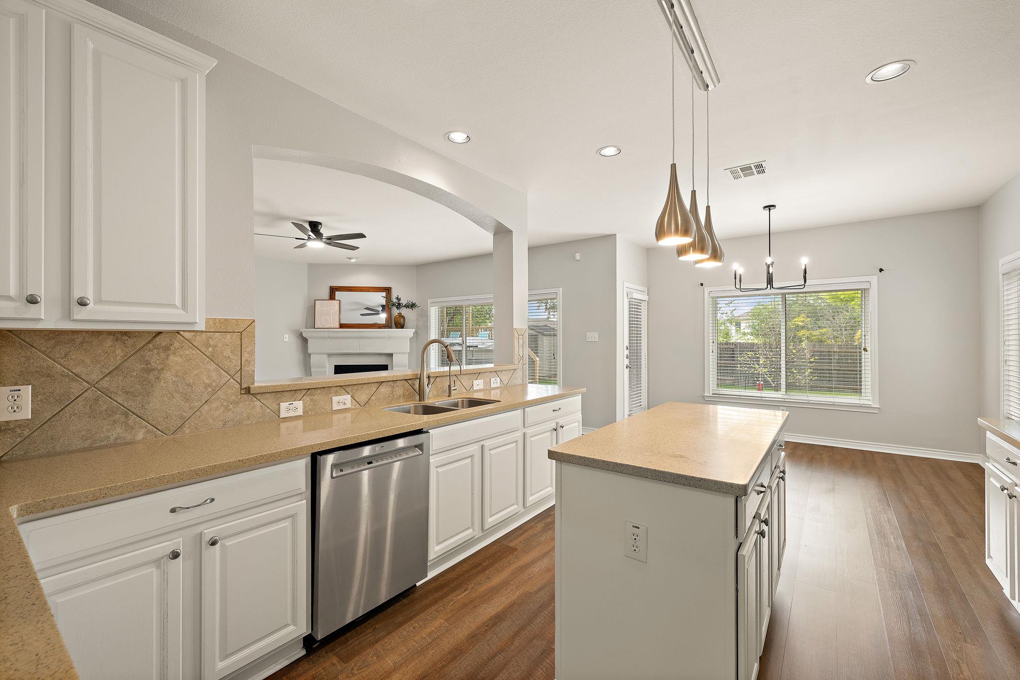 202 Nick Price Loop, Round Rock, TX 78664