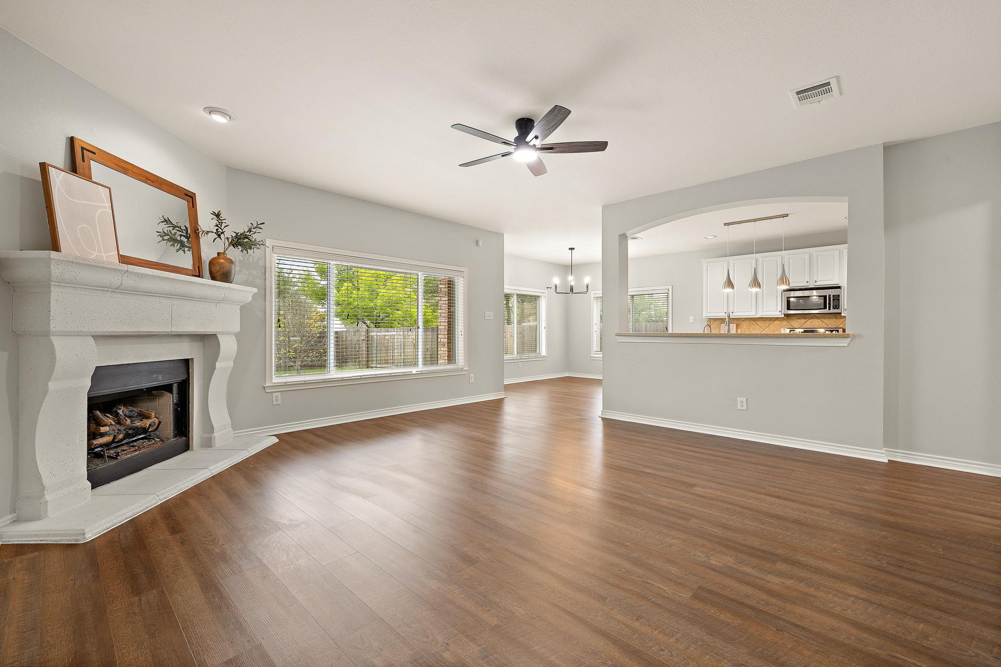 202 Nick Price Loop, Round Rock, TX 78664