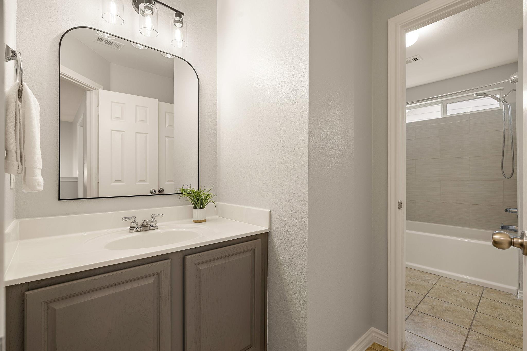 202 Nick Price Loop, Round Rock, TX 78664