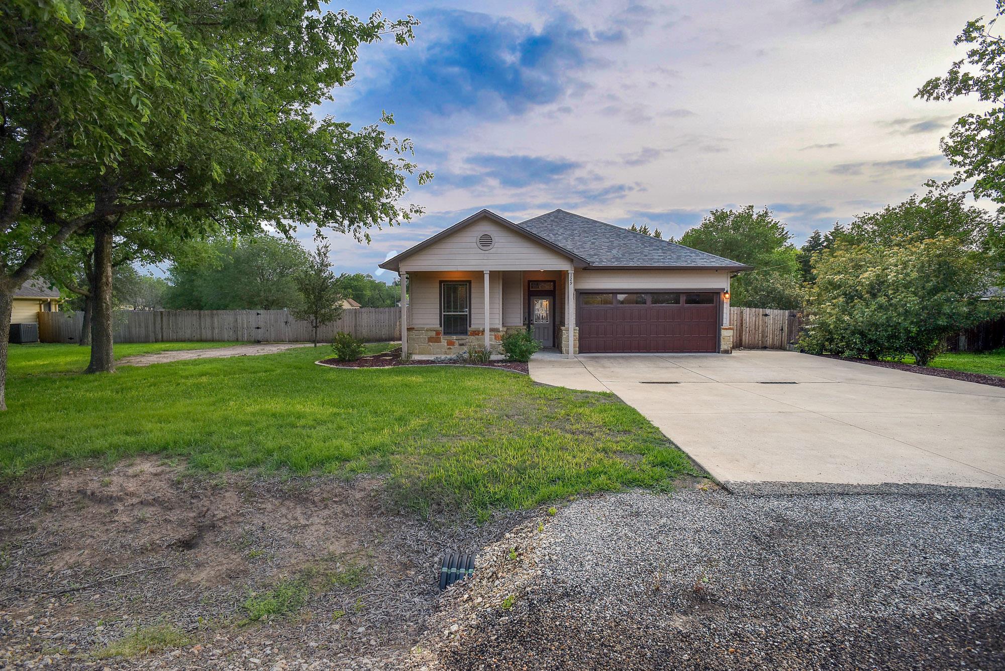 129 Haliimaile Ln, Bastrop, TX 78602