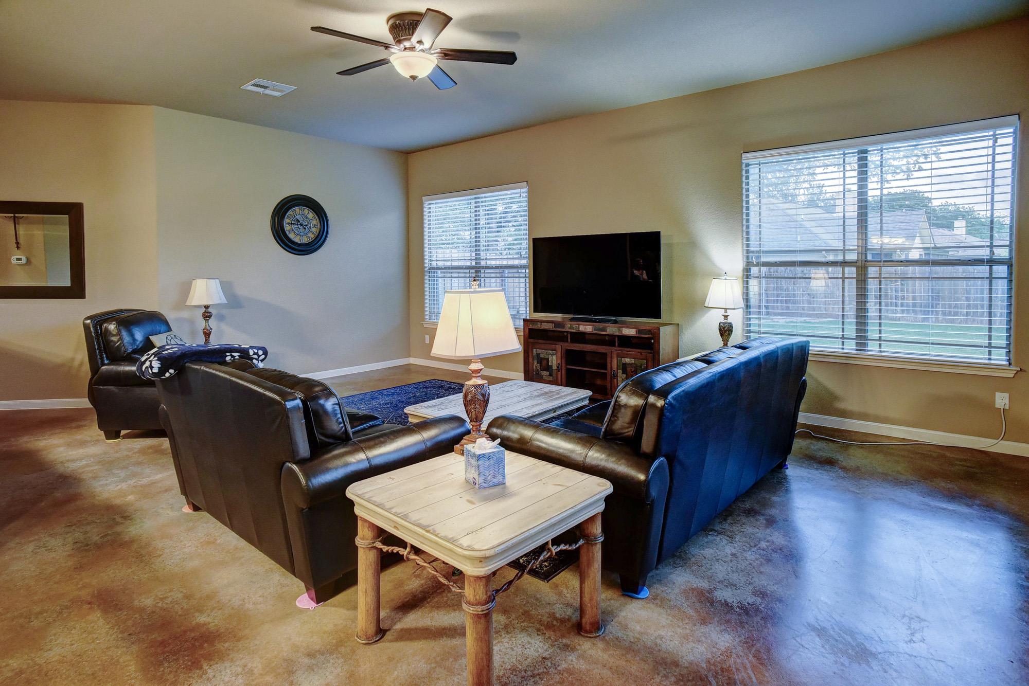 129 Haliimaile Ln, Bastrop, TX 78602