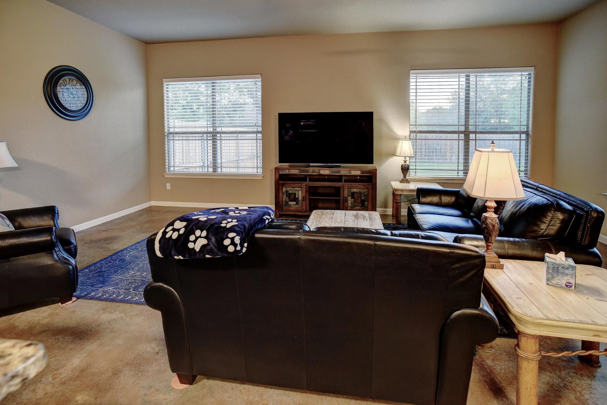 129 Haliimaile Ln, Bastrop, TX 78602