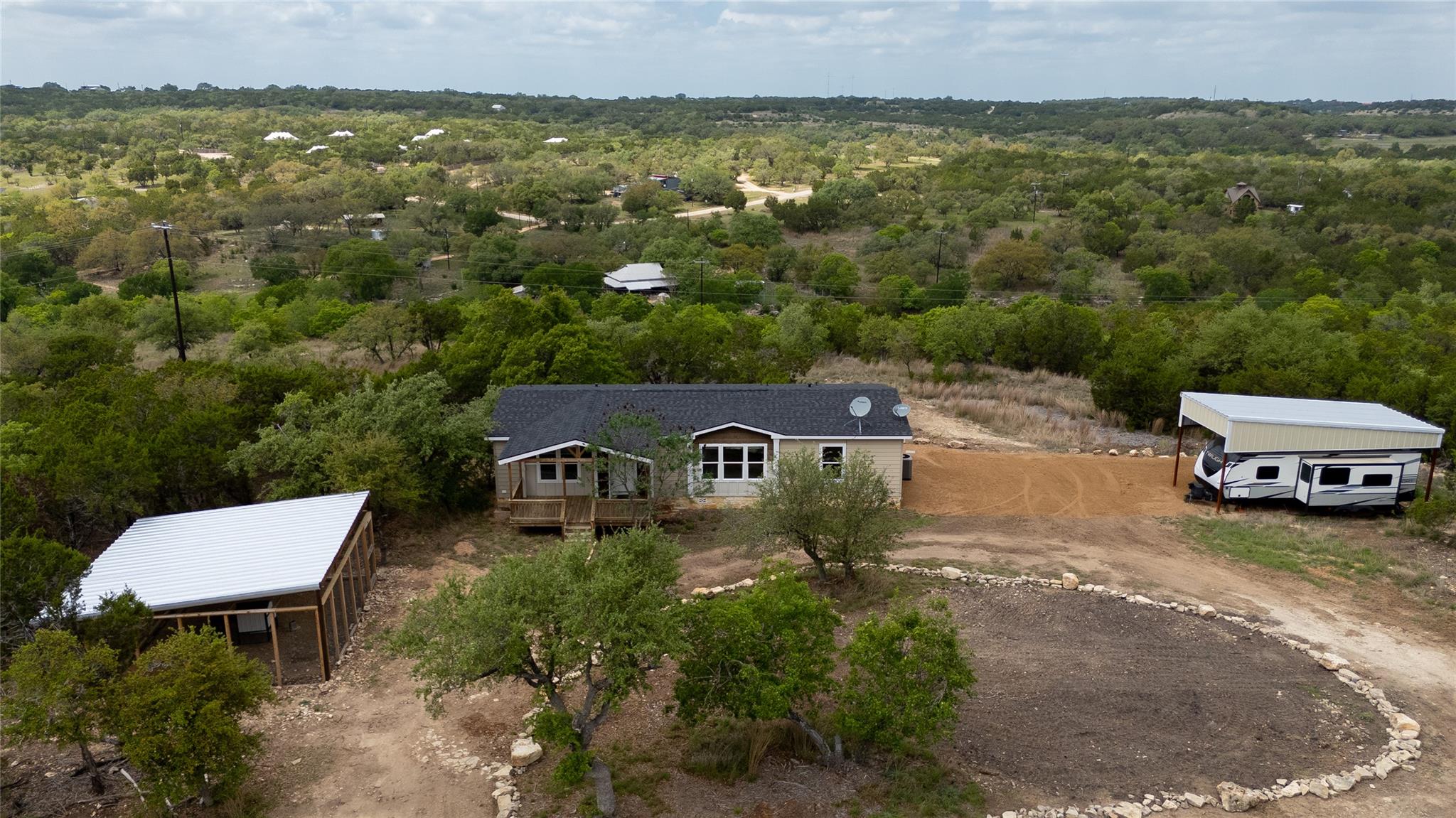 722 Wildwood Ln, Johnson City, TX 78636