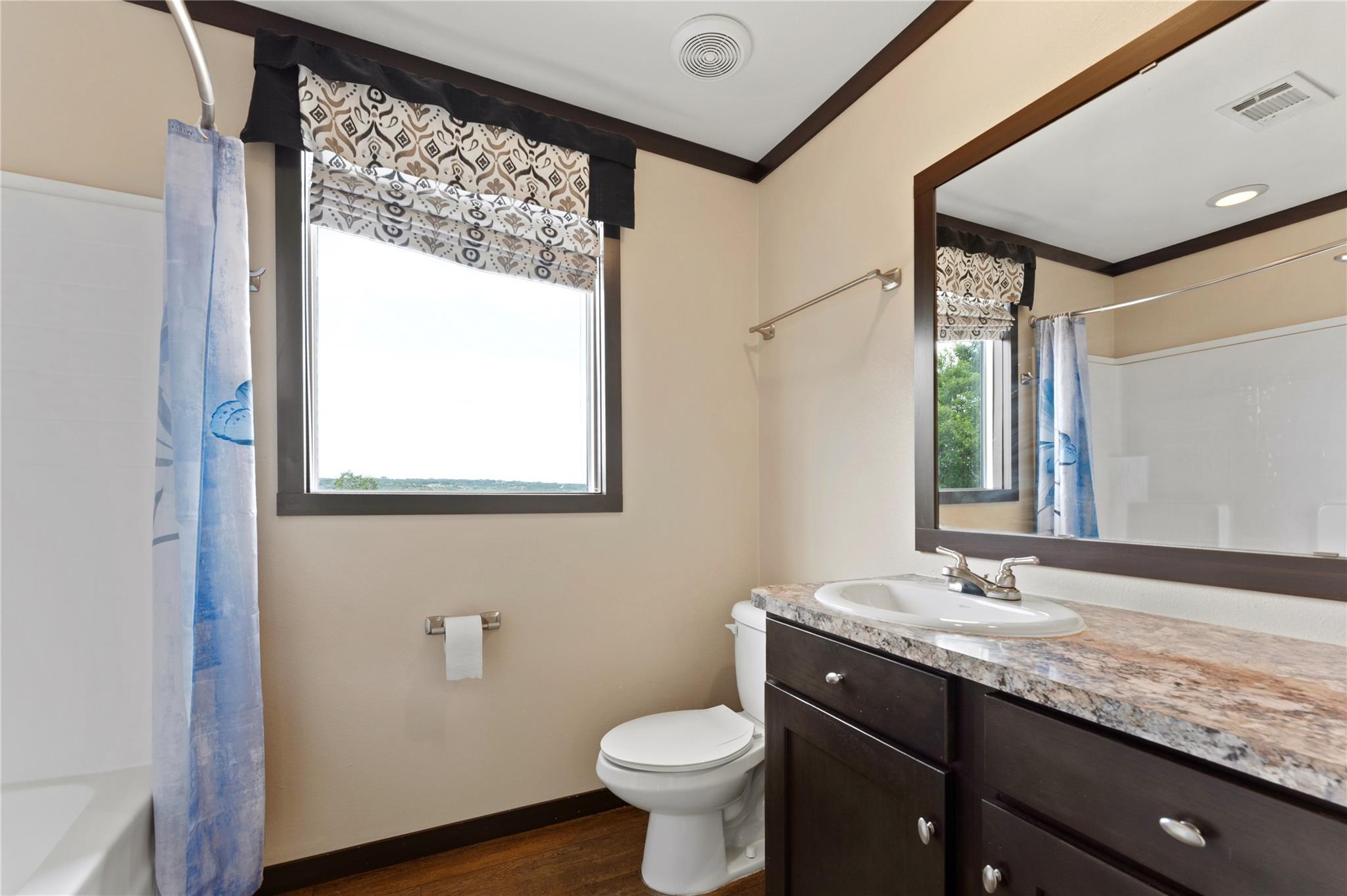 722 Wildwood Ln, Johnson City, TX 78636