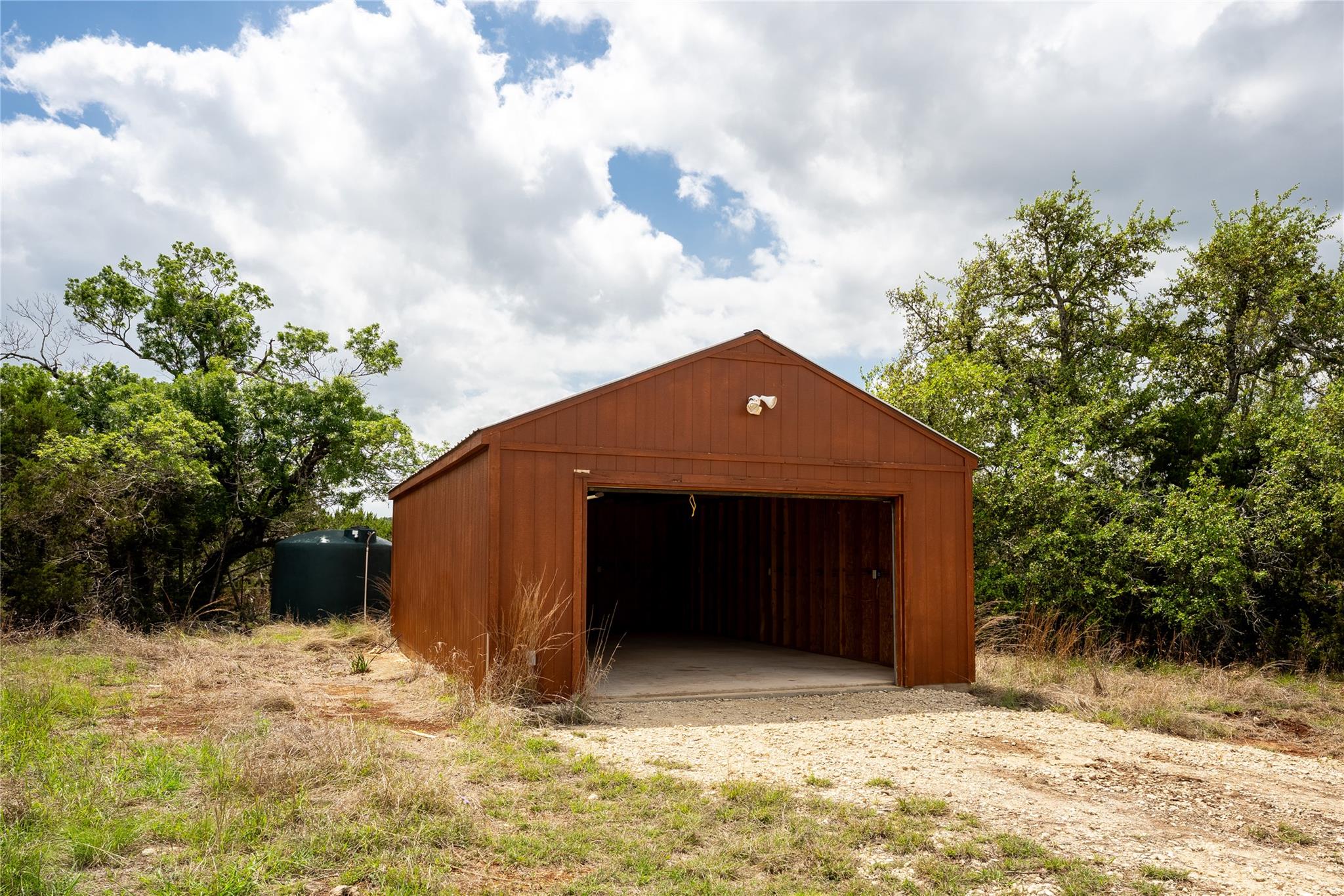 722 Wildwood Ln, Johnson City, TX 78636