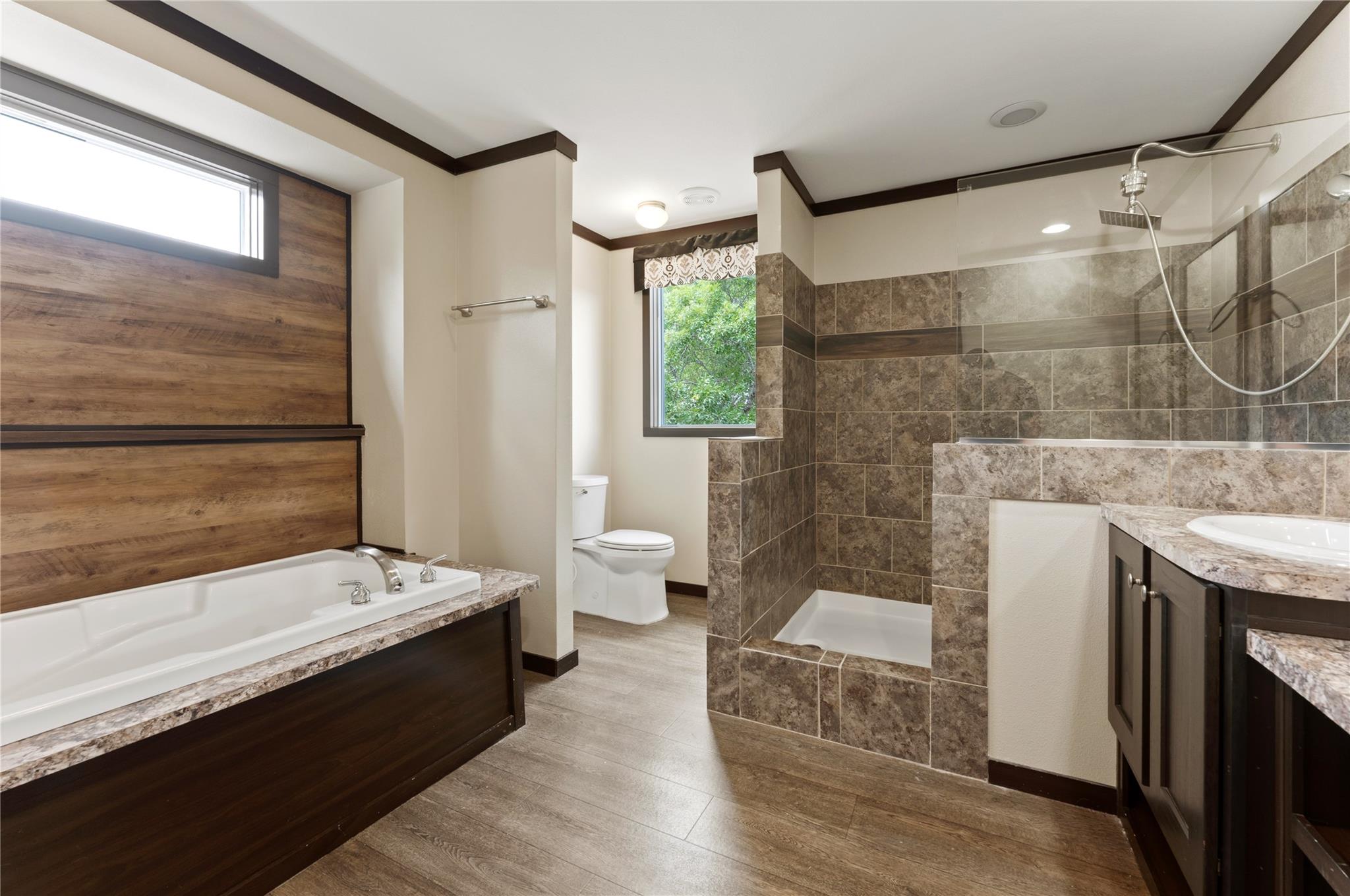 722 Wildwood Ln, Johnson City, TX 78636