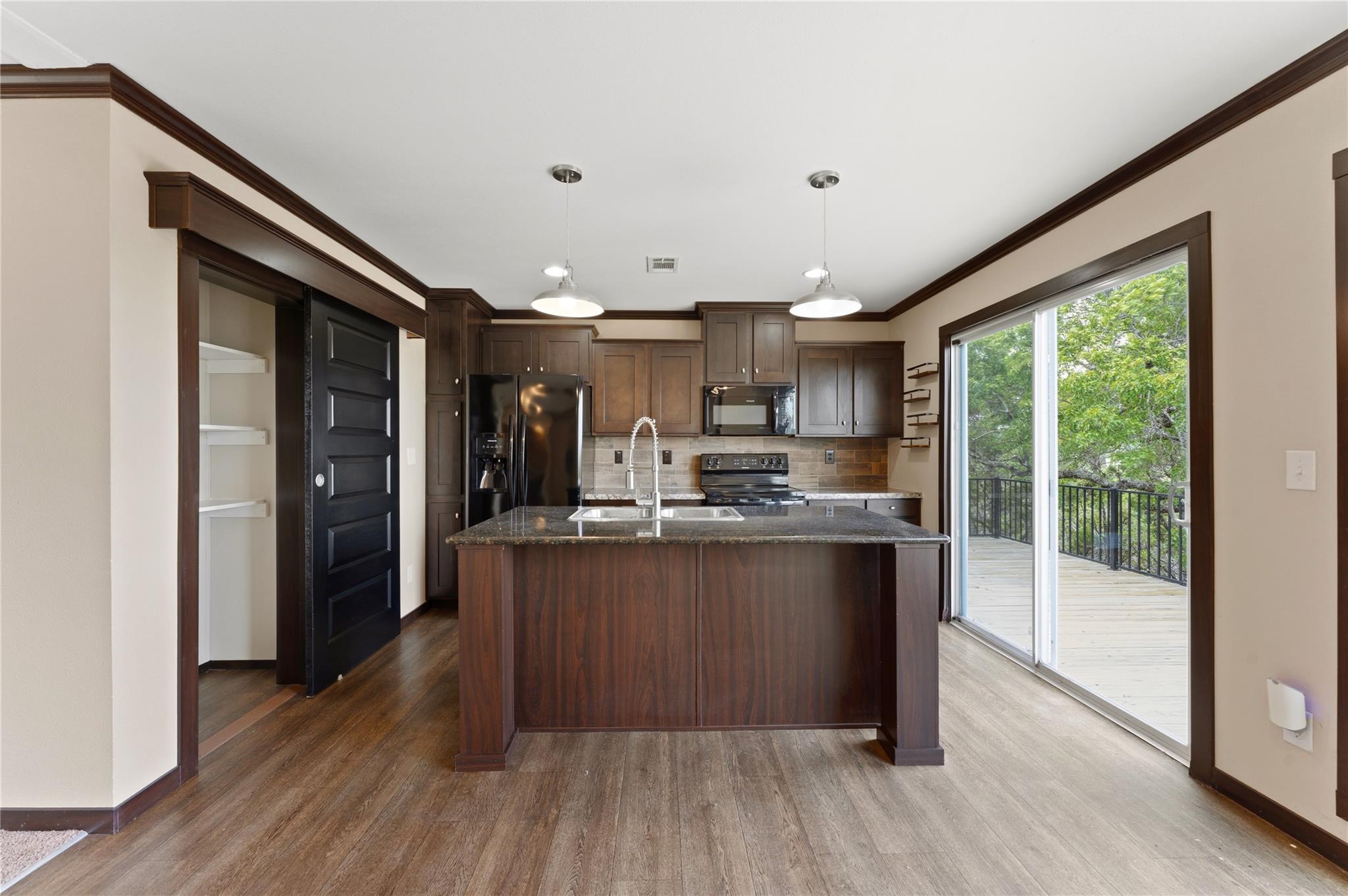 722 Wildwood Ln, Johnson City, TX 78636