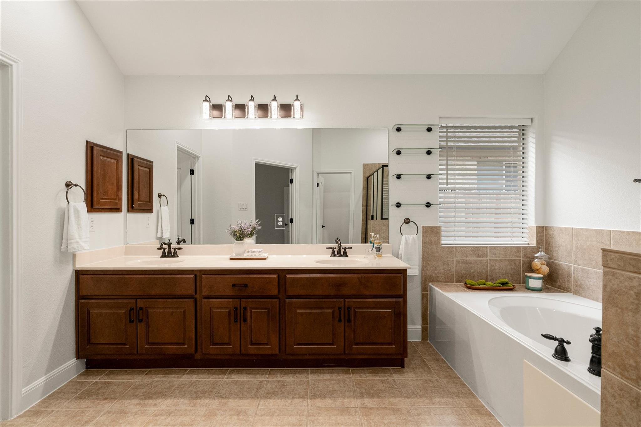 7805 Crandall Rd, Austin, TX 78739