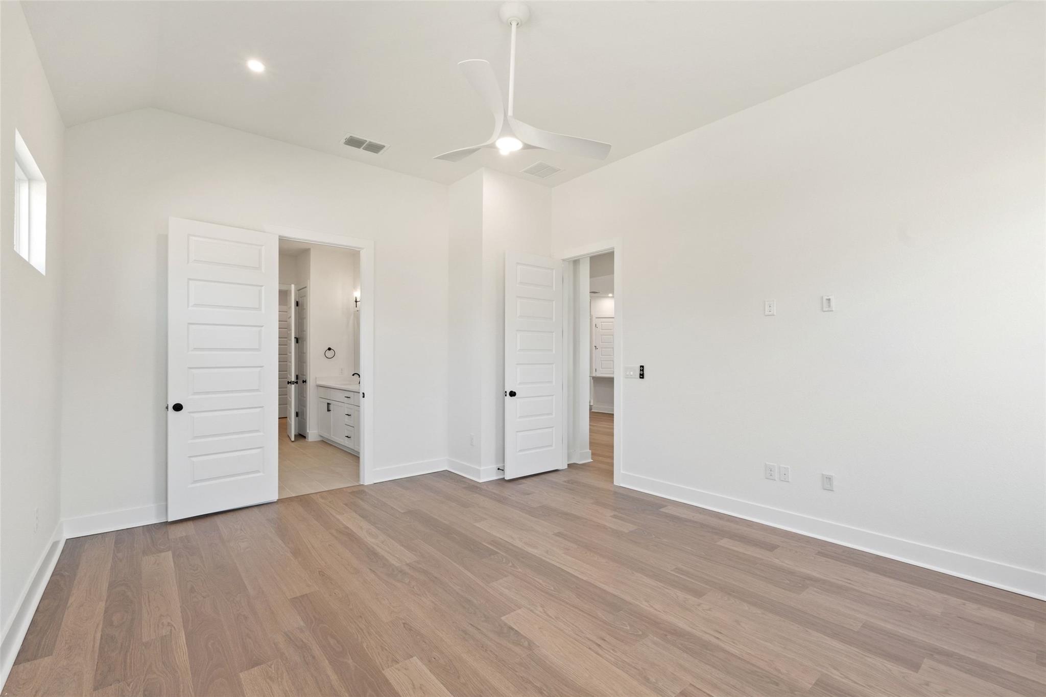 325 San Saba Dr, Buda, TX 78610