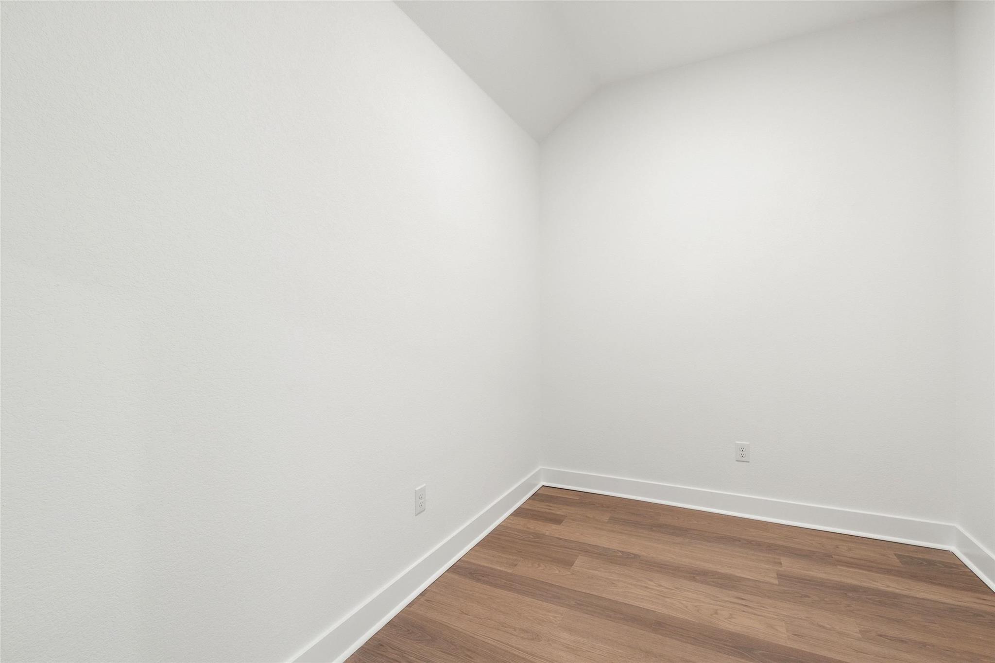 325 San Saba Dr, Buda, TX 78610