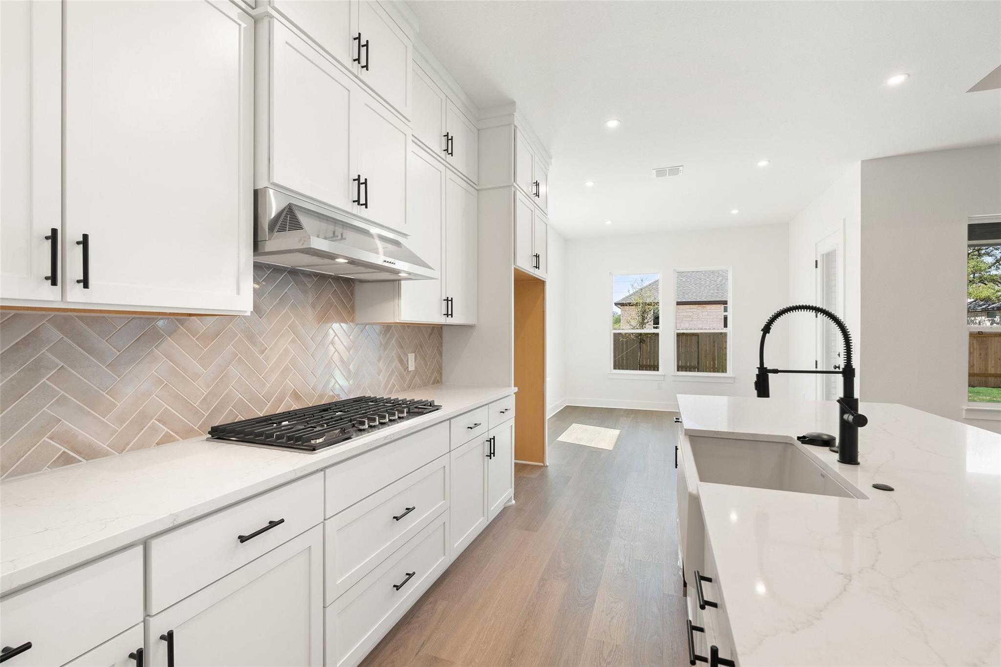 325 San Saba Dr, Buda, TX 78610