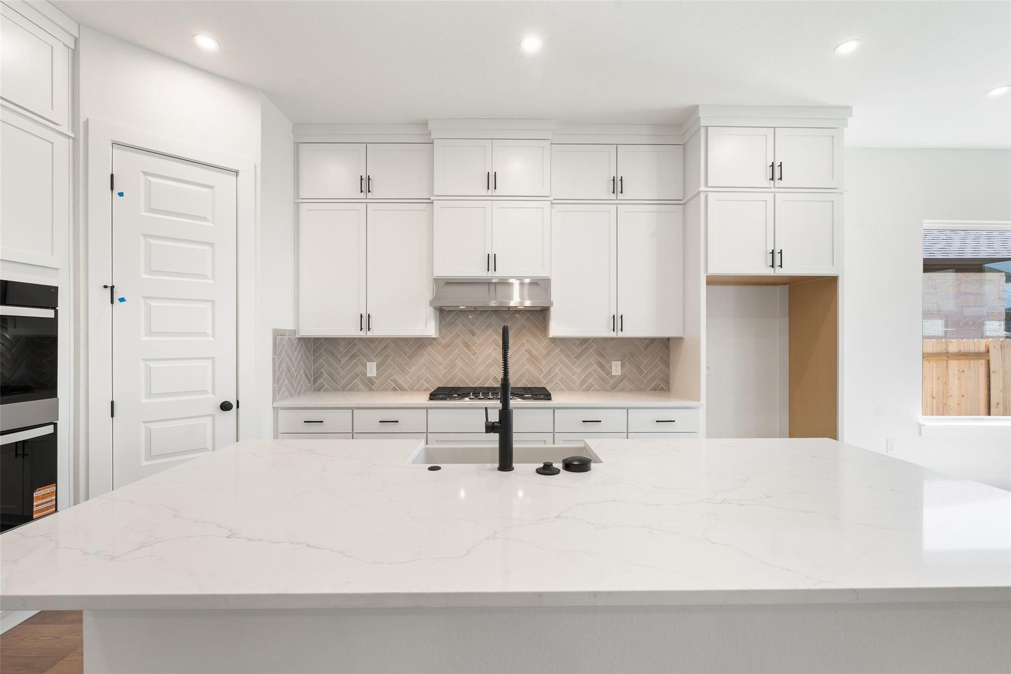 325 San Saba Dr, Buda, TX 78610