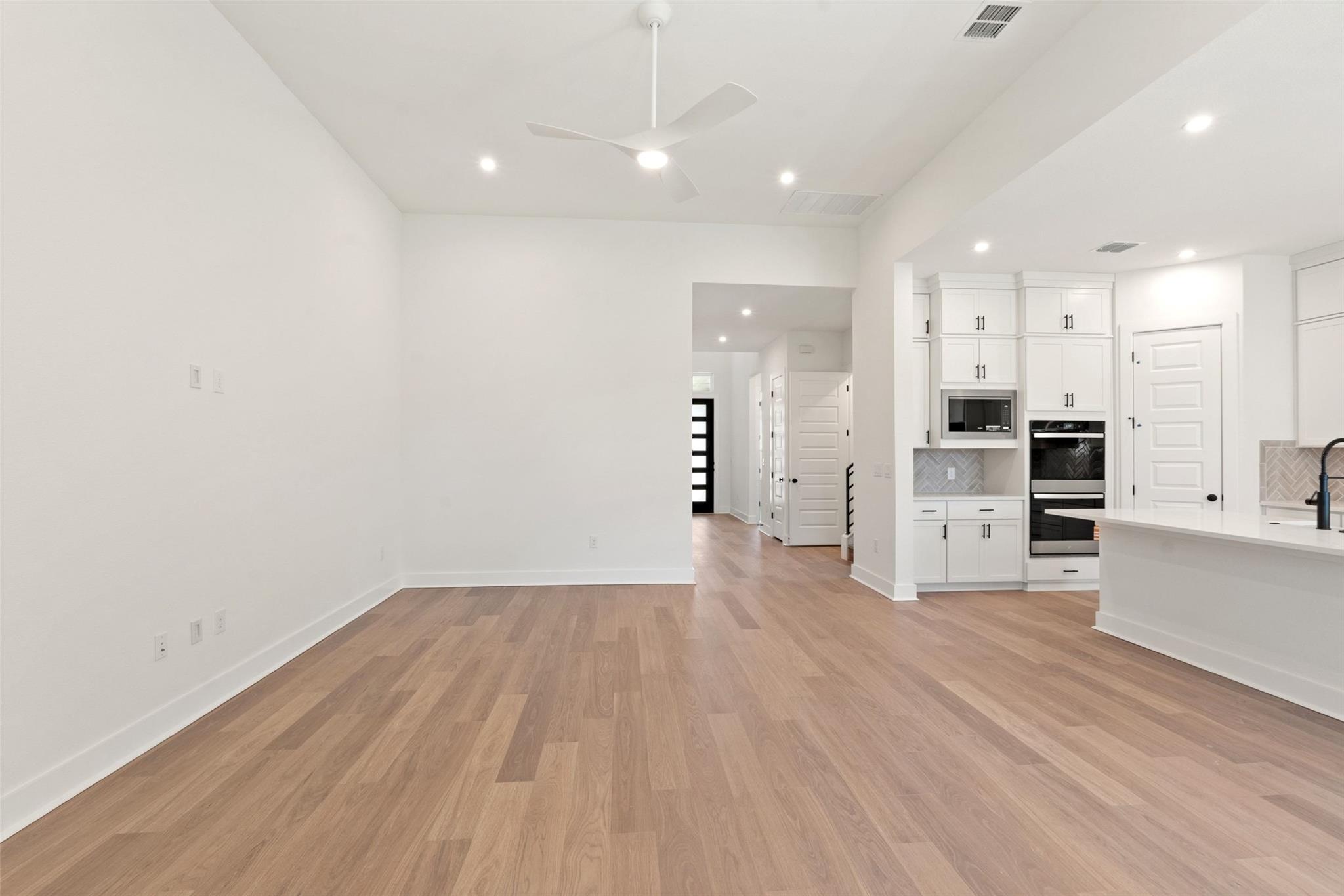 325 San Saba Dr, Buda, TX 78610