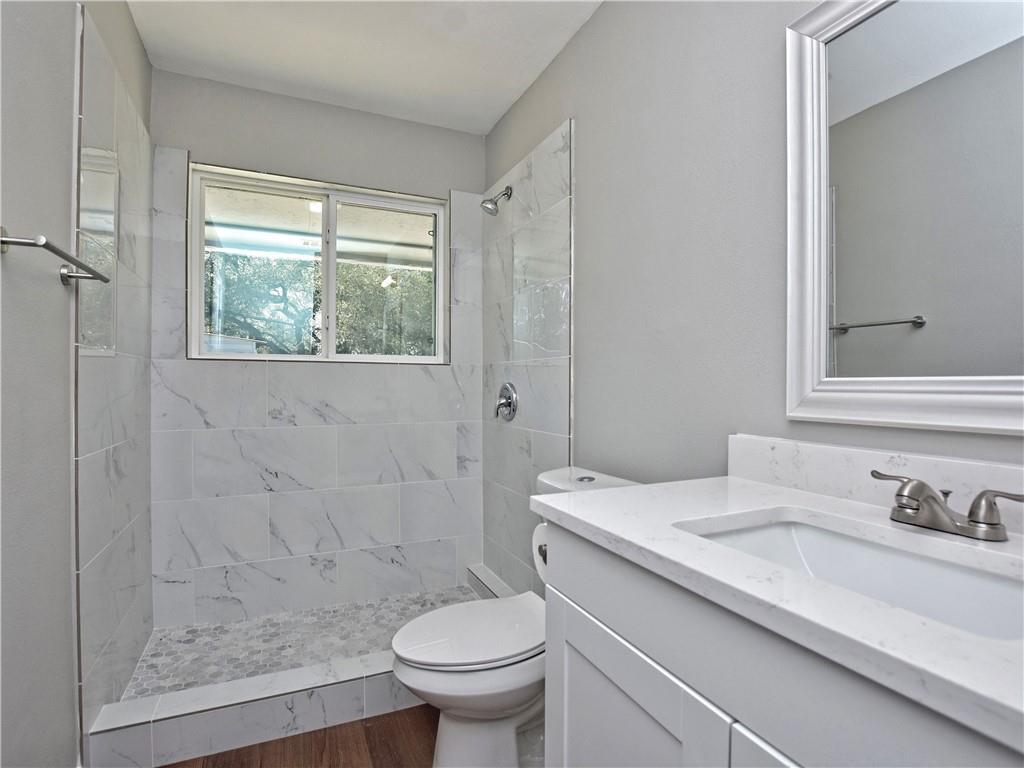 5205 Thunderbird St, Lago Vista, TX 78645